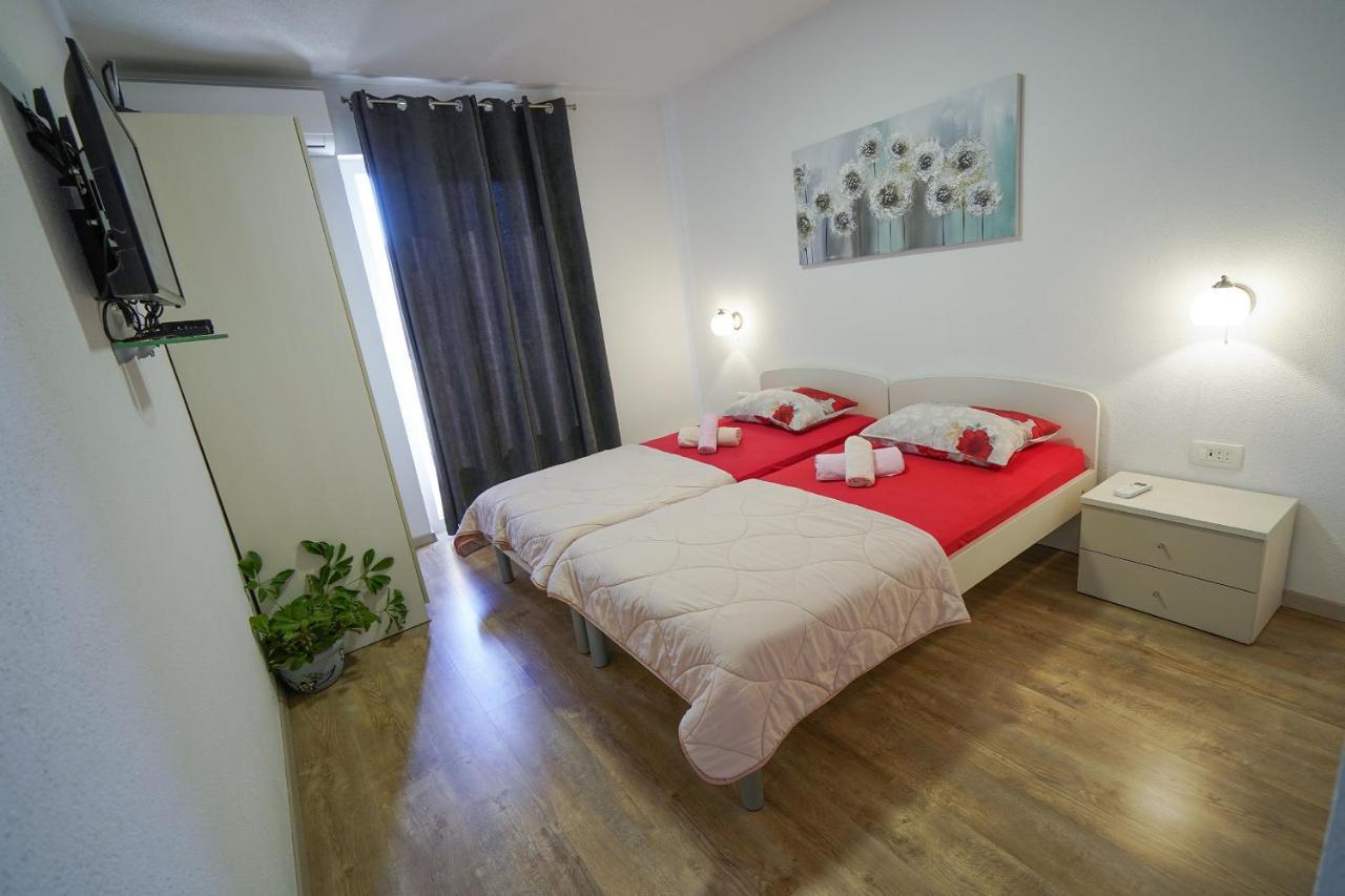 Studio Apartman M&F Apartment Сплит Екстериор снимка